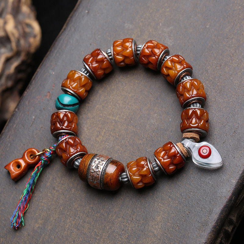 Vintage Fashion Accessories - Antikes Kupferarmband mit Amulett-Einlage, Einzelner Yak-Knochen-Anhänger,