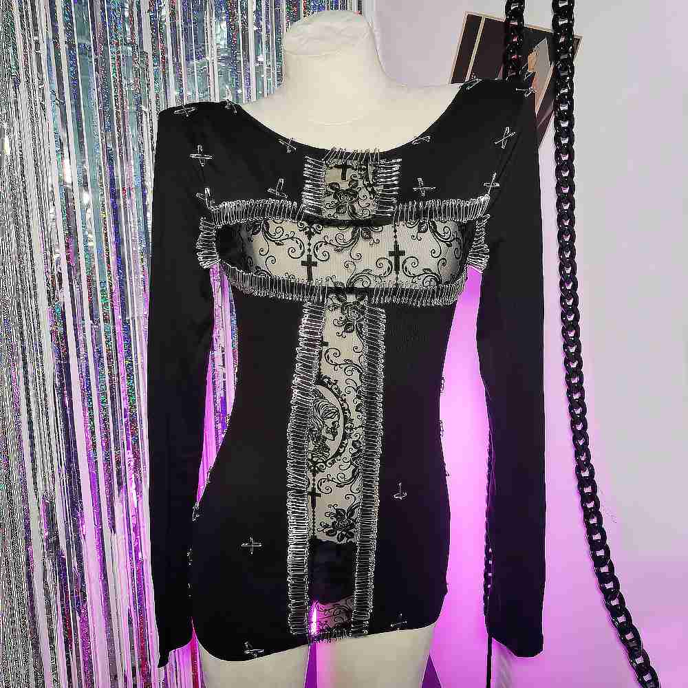 Emo Gothic T-Shirt 90er Jahre  – Vintage Fashion Revival Bewertung und Preis
